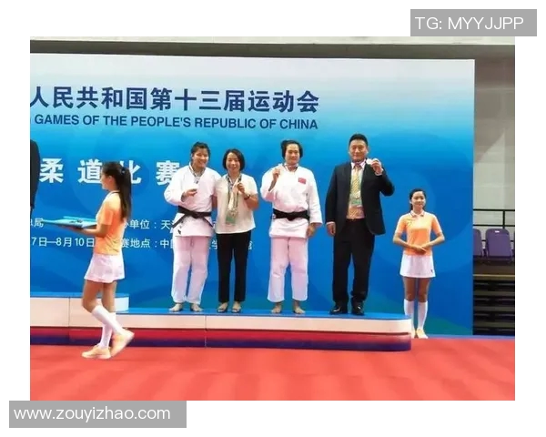 法国足球明星与柔道的奇妙交汇探索运动员多元化的魅力与挑战 法国足球明星与柔道的奇妙交汇探索运动员多元化的魅力与挑战