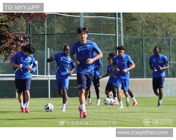 法国扎马尾足球明星的传奇故事与场上风采揭秘